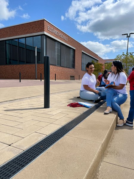 Friesoyte, Elisabeth-Schule