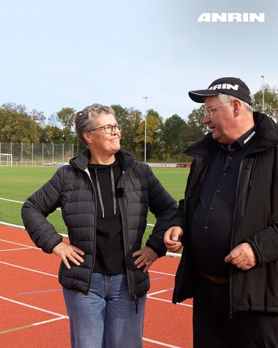 ANRIN Sportplatz Entwässerung hier im Hintergrund eine Sportstätte