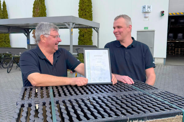 ANRIN Entwässerungssysteme erneut für WHG- und LAU-Flächen zertifiziert – geprüft, flüssigkeitsdicht und umweltfreundlich.